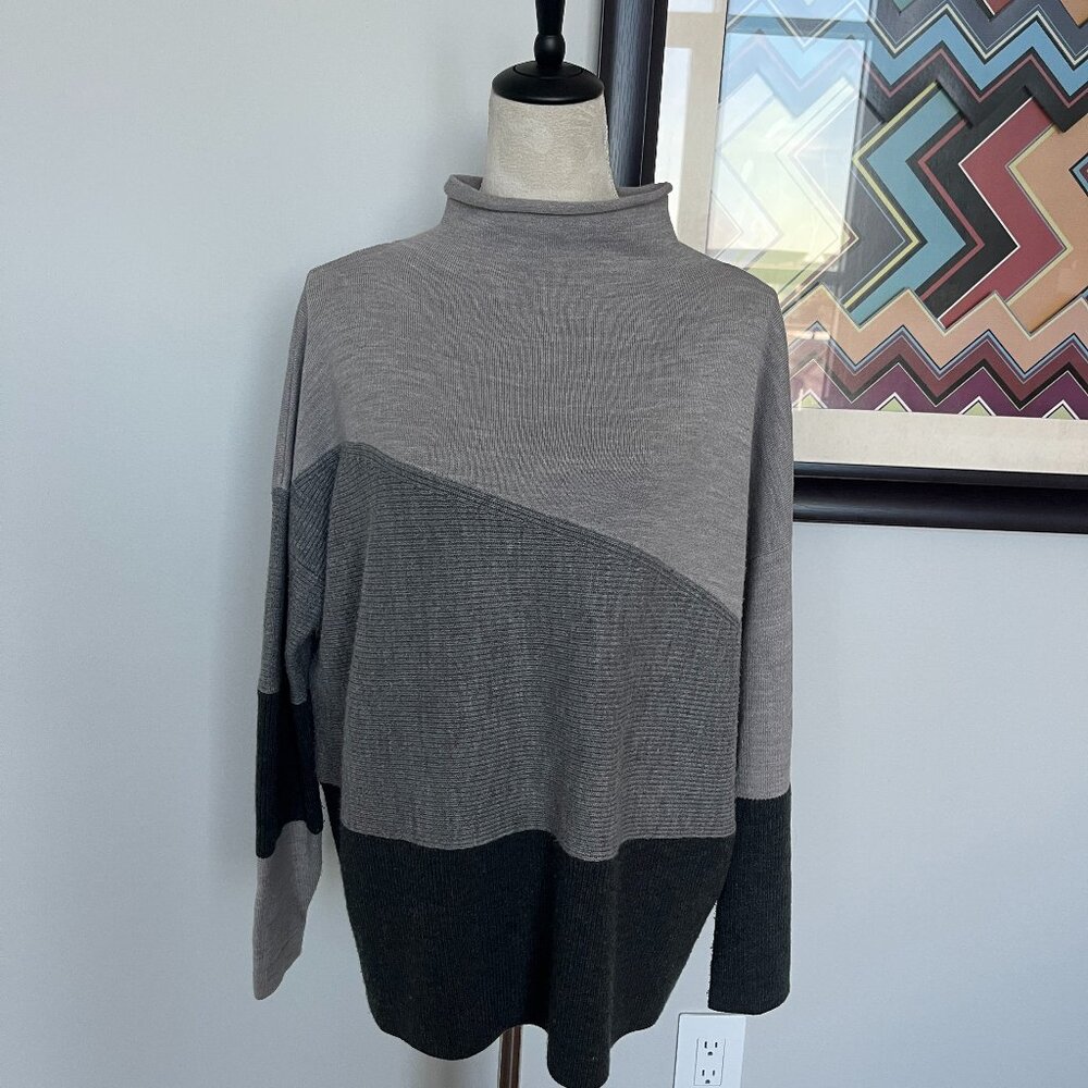 French Connection Gray Roll Neck Colorblock Sweater M
